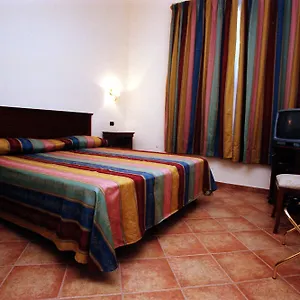 Rosa San Leone